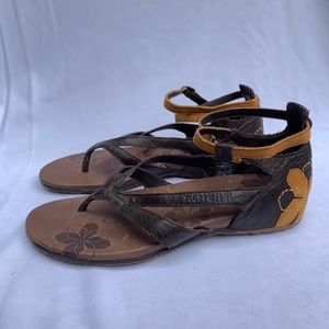 Merrell Lotta Mahogany Gladiator Sandles Strappy Leather Embossed Shoes Size 7